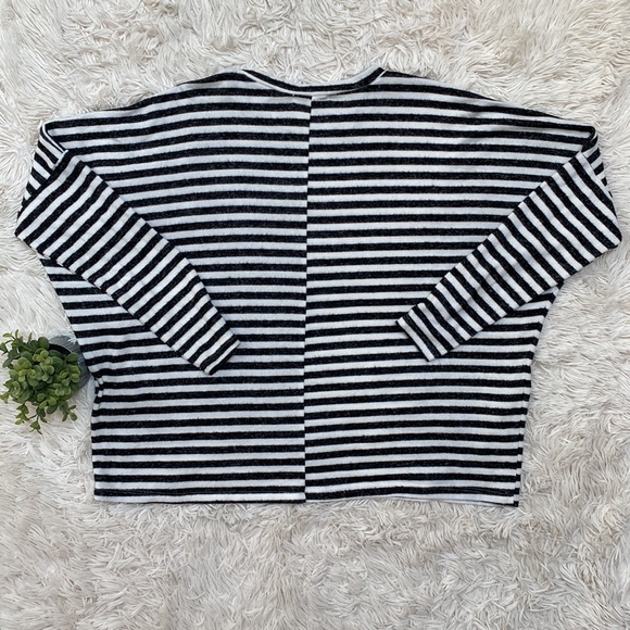 Spring Haze Hacci Dolman Striped Top 💗 White & Black - Picture 4 of 12